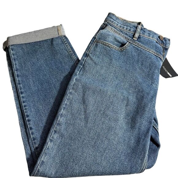 FASHION NOVA AFFAIR OF THE HEART MOM JEANS - 13‎ - Picture 1 of 13